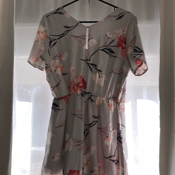 Sienna Sky Romper light Gray Floral Medium NWT spring summer Short - Picture 9 of 9